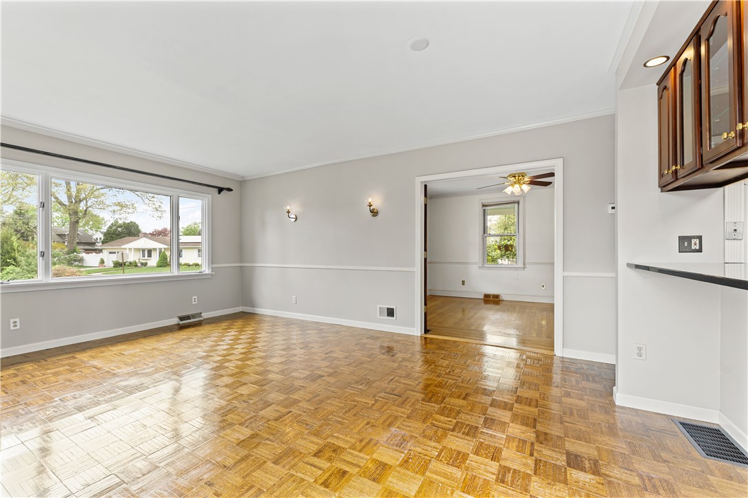 1024 Bullocks Point Avenue