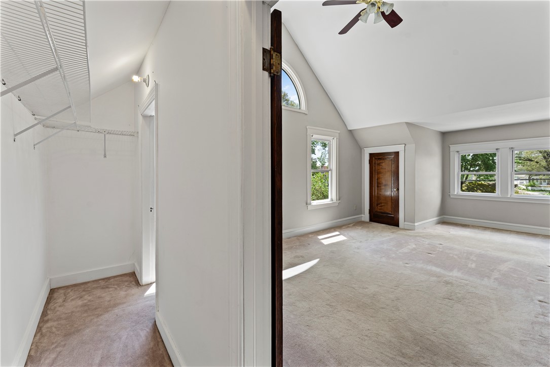 1024 Bullocks Point Avenue