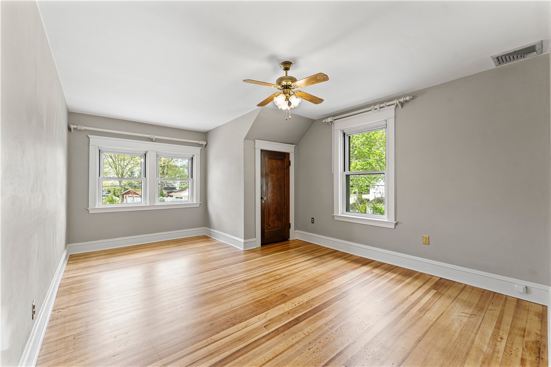 1024 Bullocks Point Avenue