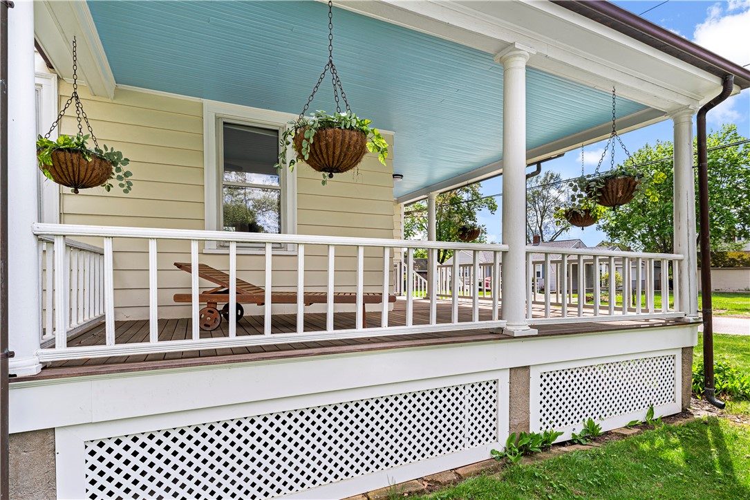 1024 Bullocks Point Avenue