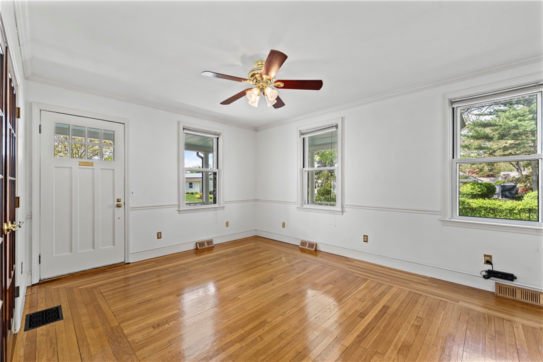 1024 Bullocks Point Avenue