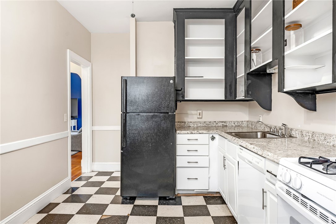 165 Wentworth Avenue 2E