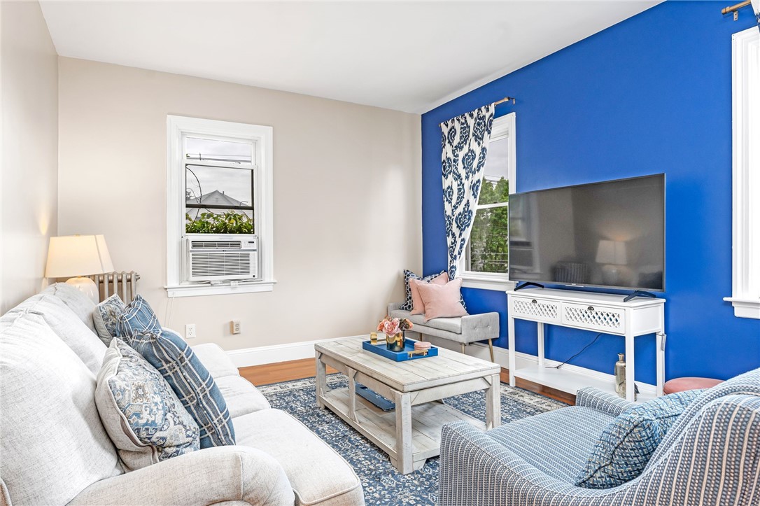 165 Wentworth Avenue 2E