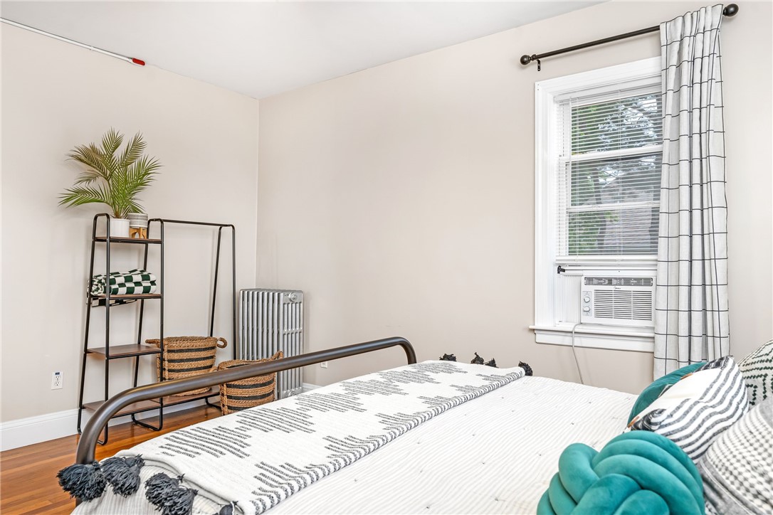 165 Wentworth Avenue 2E