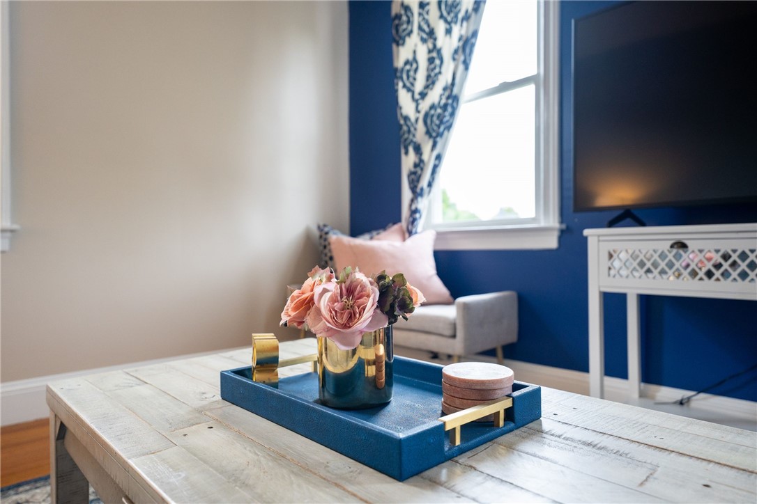 165 Wentworth Avenue 2E