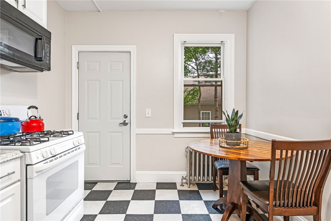 165 Wentworth Avenue 2E