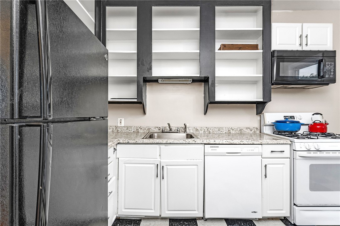 165 Wentworth Avenue 2E