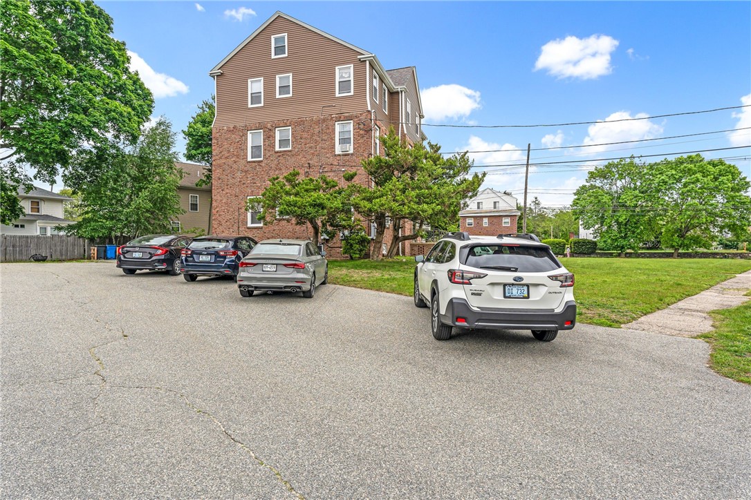 165 Wentworth Avenue 2E