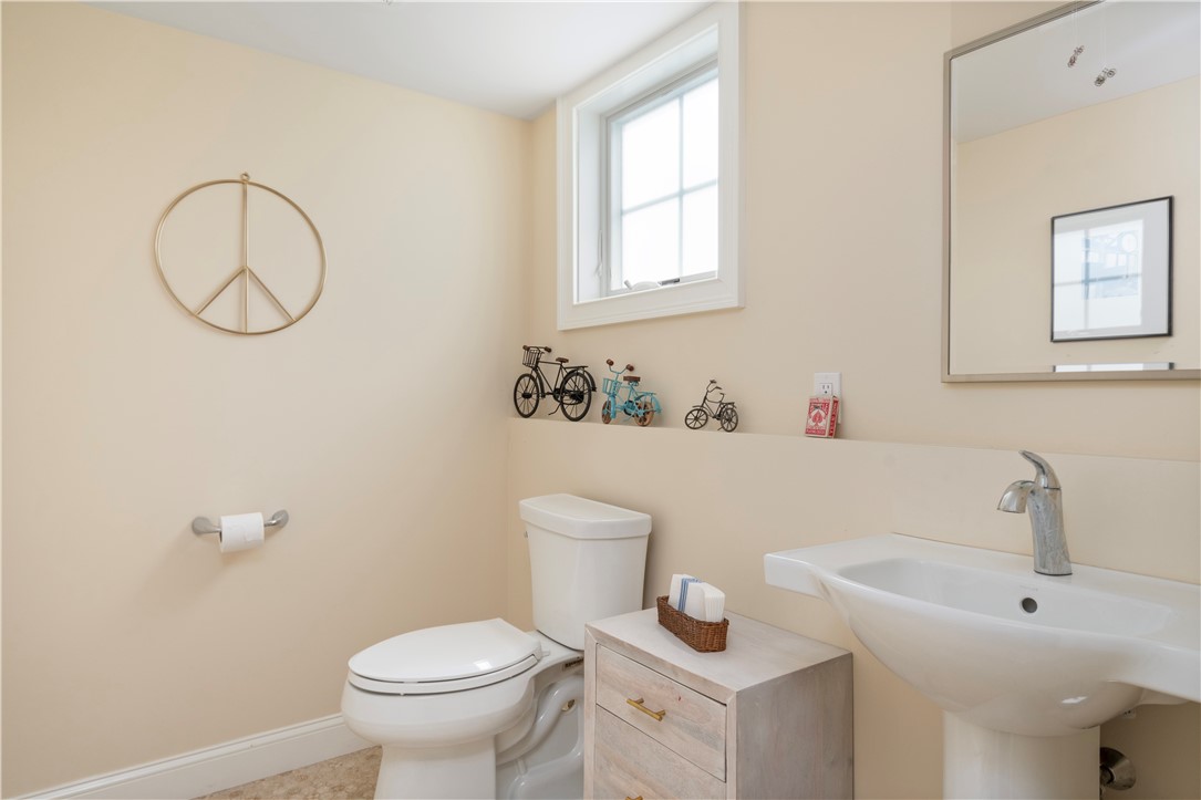 40 Kettle Point Avenue