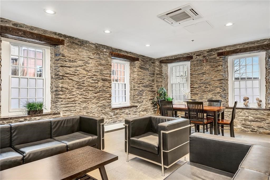 65 Weybosset Street 222