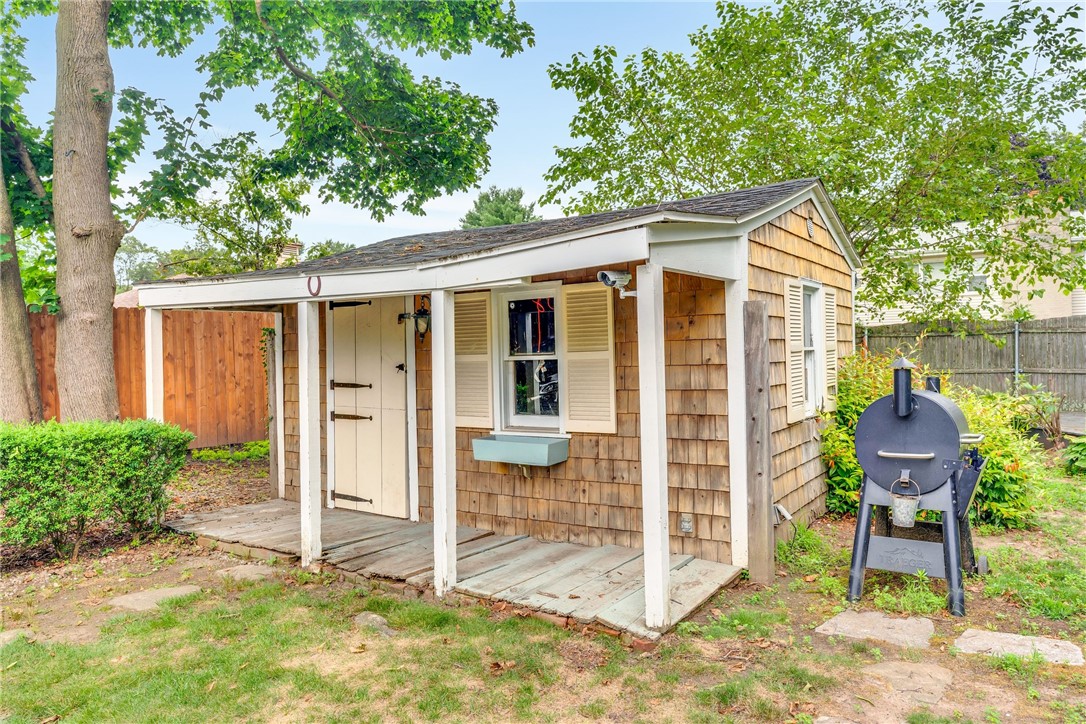 492 Oaklawn Avenue