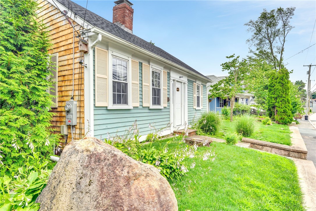492 Oaklawn Avenue