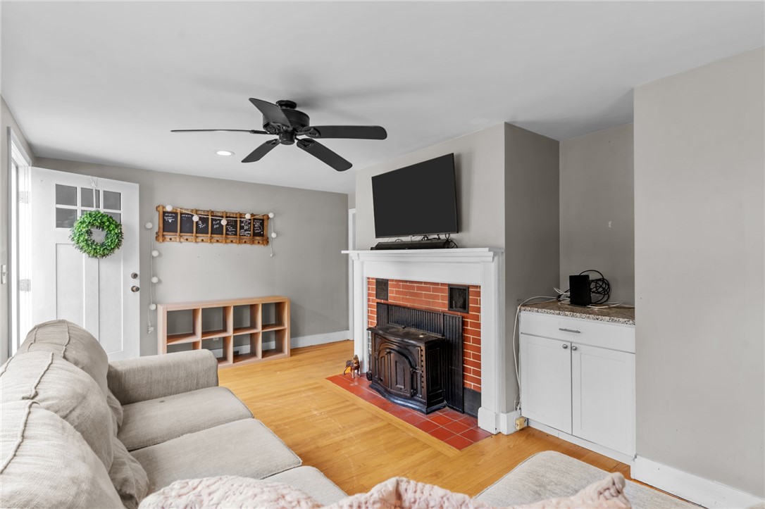 32 Bates Avenue