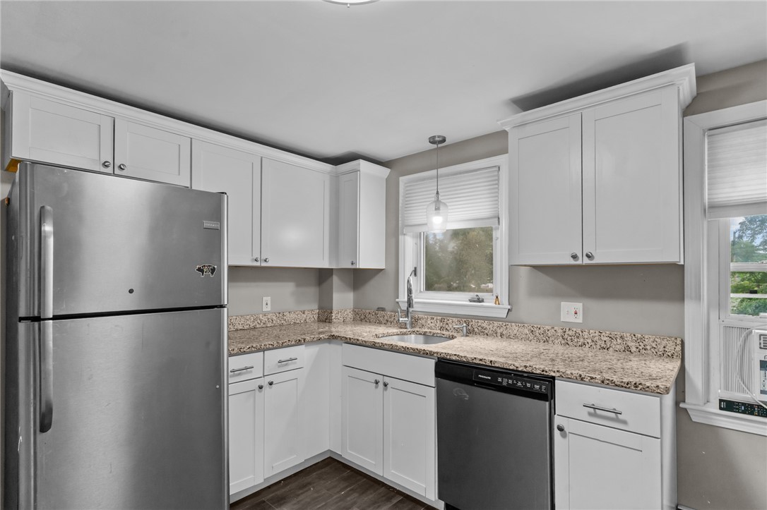 32 Bates Avenue