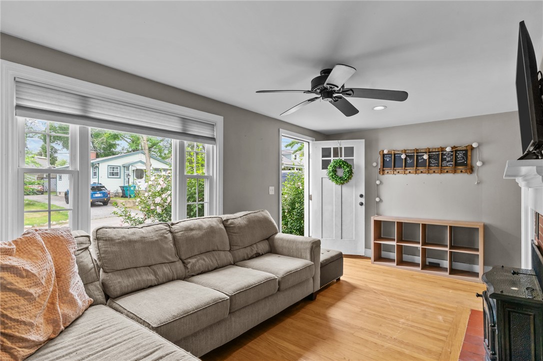32 Bates Avenue
