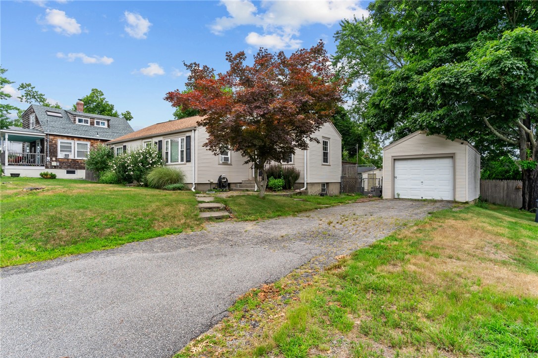 32 Bates Avenue