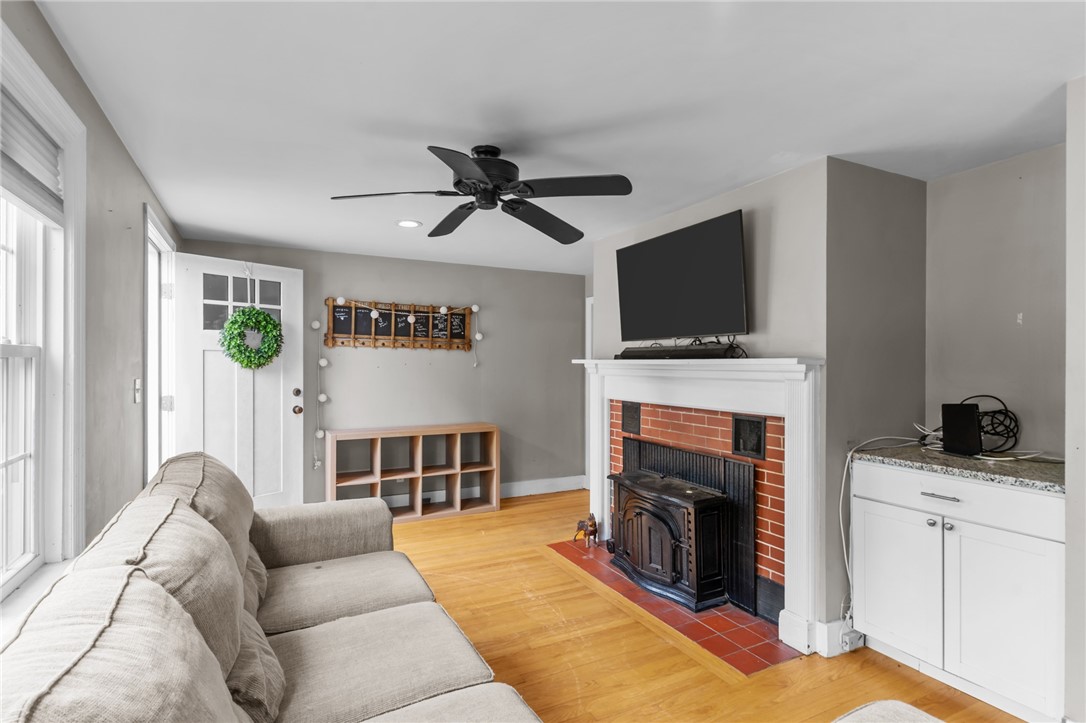 32 Bates Avenue