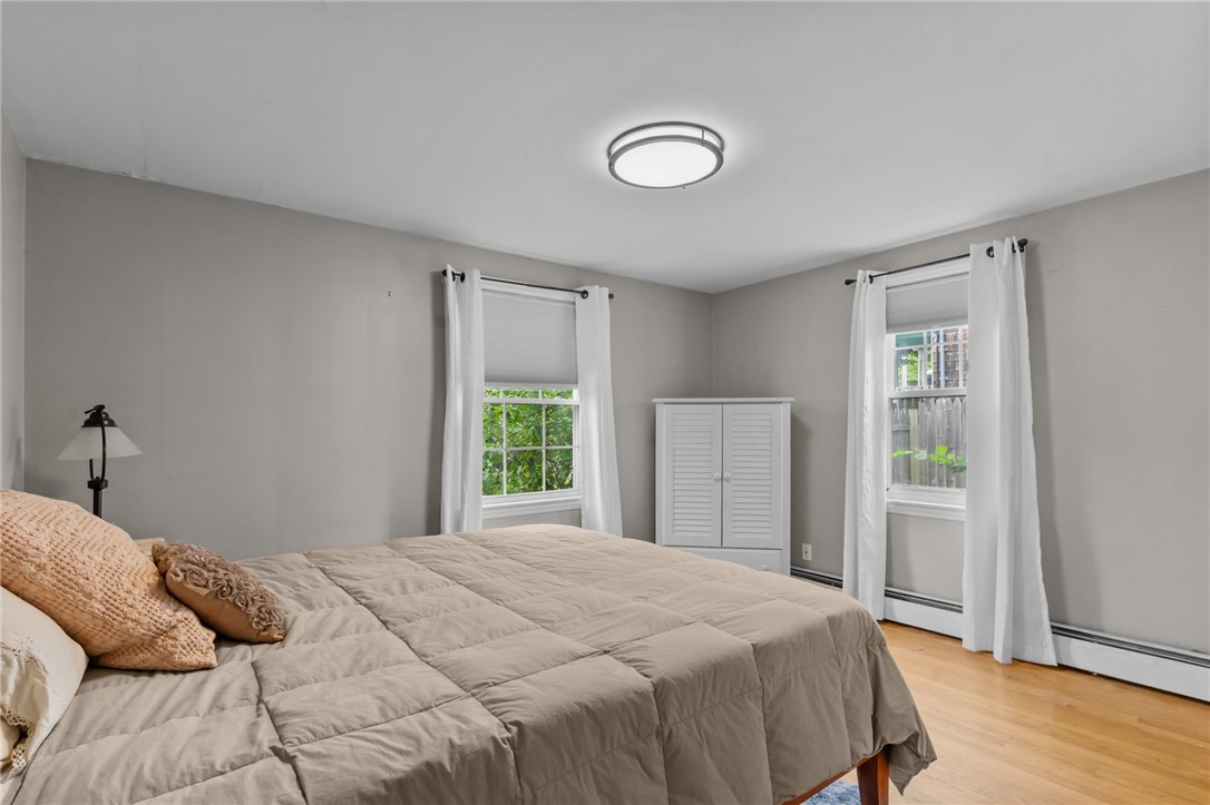 32 Bates Avenue
