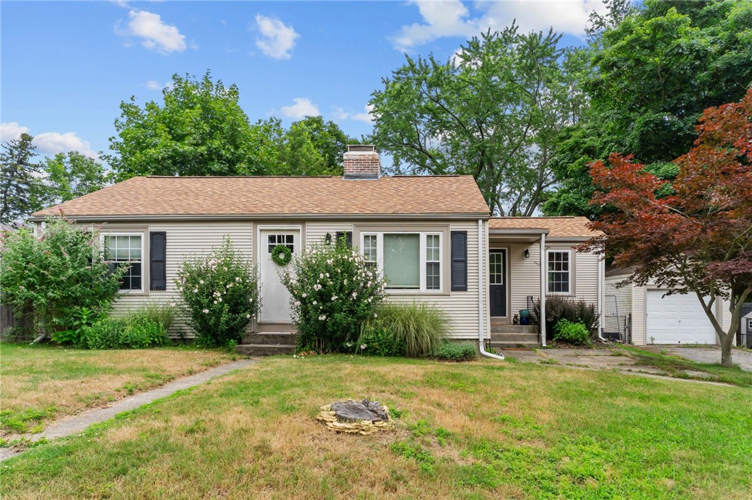 32 Bates Avenue