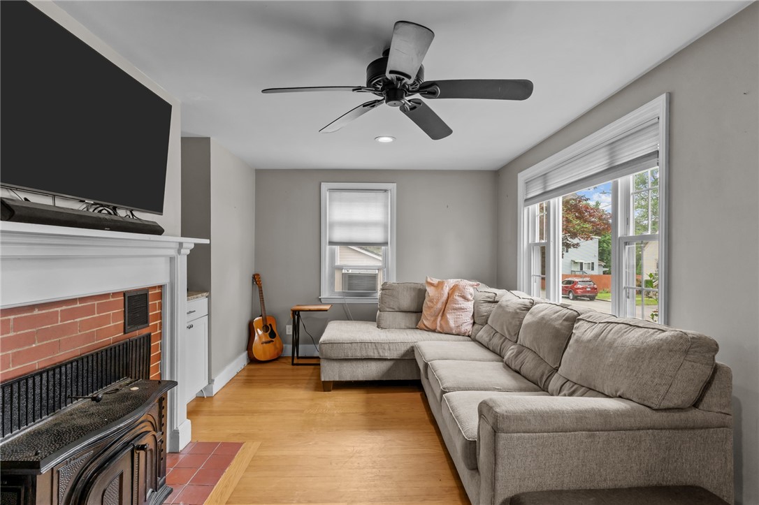 32 Bates Avenue