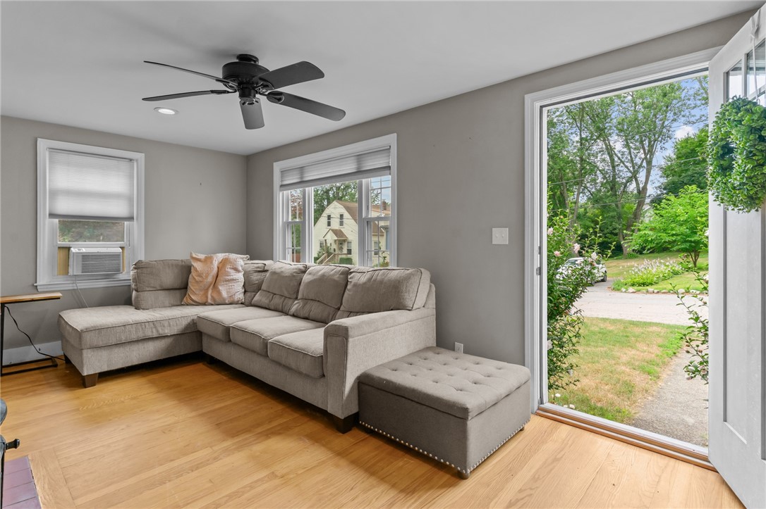 32 Bates Avenue
