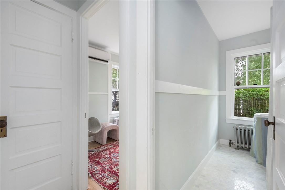 228 Medway Street