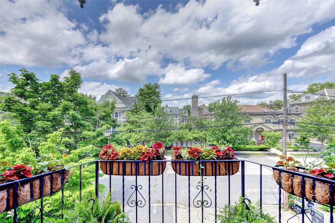 81 Irving Avenue 2