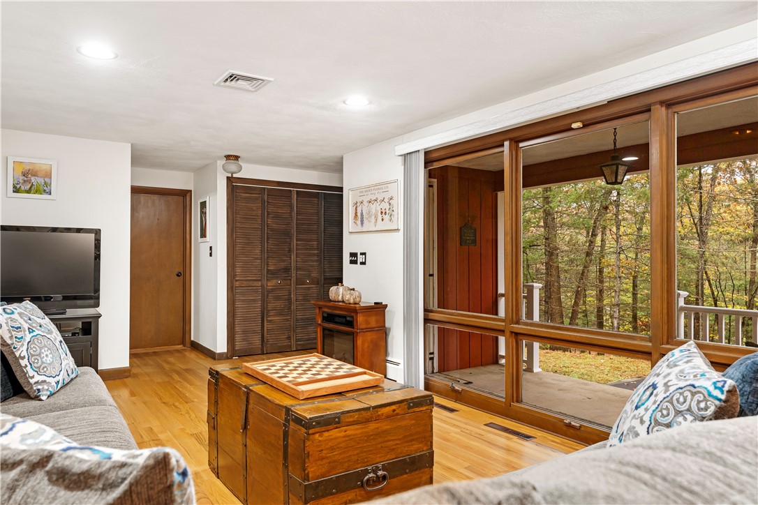 420 Robin Hollow Road