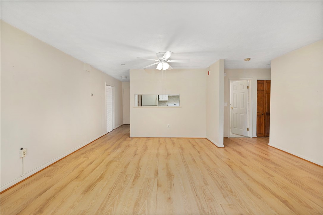 750 Quaker Lane B101