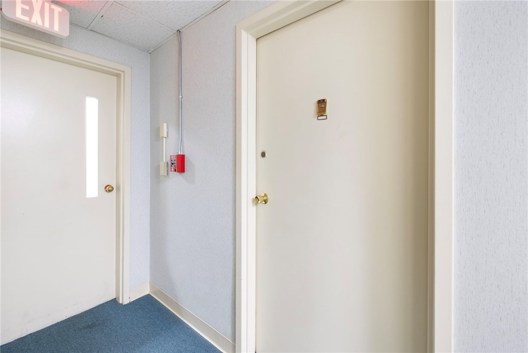 750 Quaker Lane B101