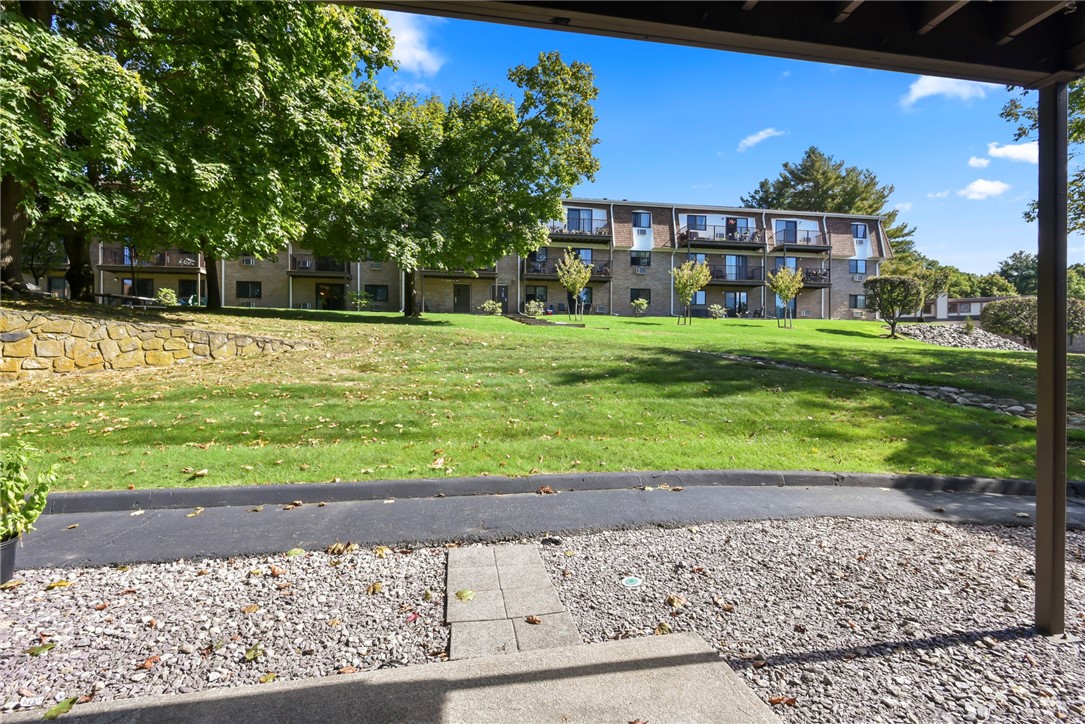 750 Quaker Lane B101