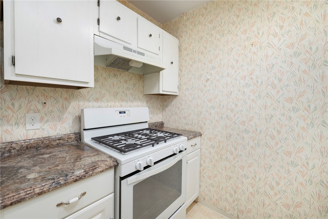 750 Quaker Lane B101