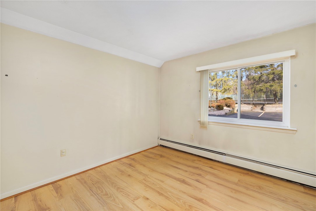 750 Quaker Lane B101