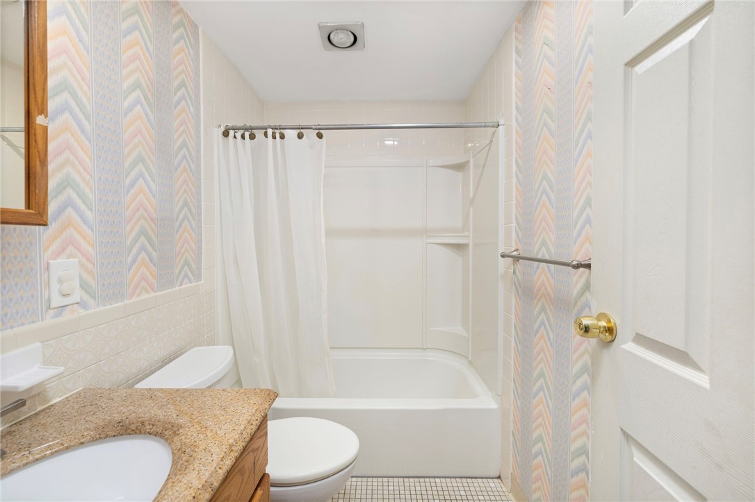 750 Quaker Lane B101