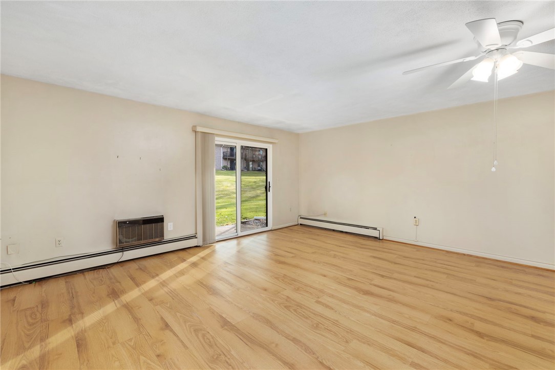 750 Quaker Lane B101