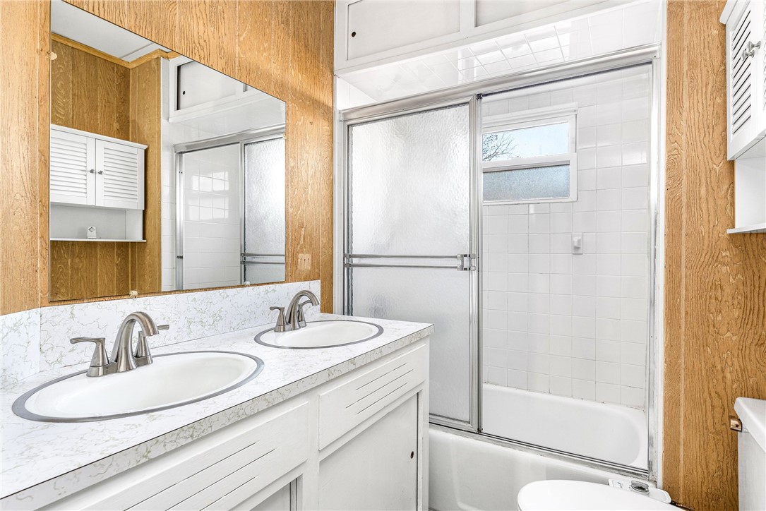 12 Lookout Avenue