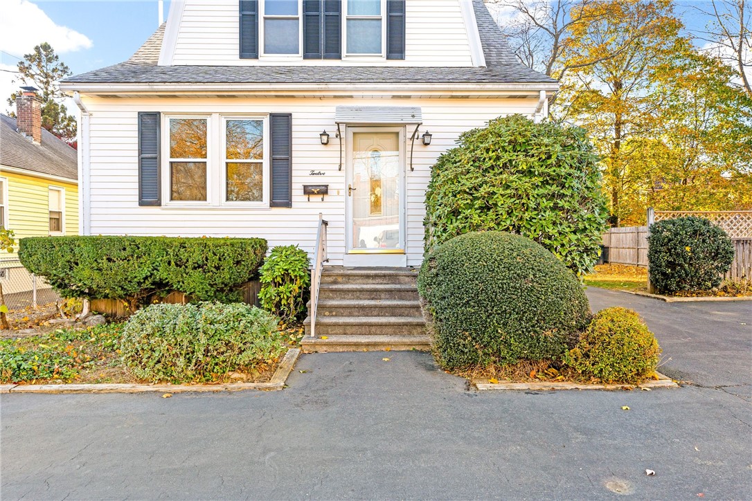 12 Lookout Avenue