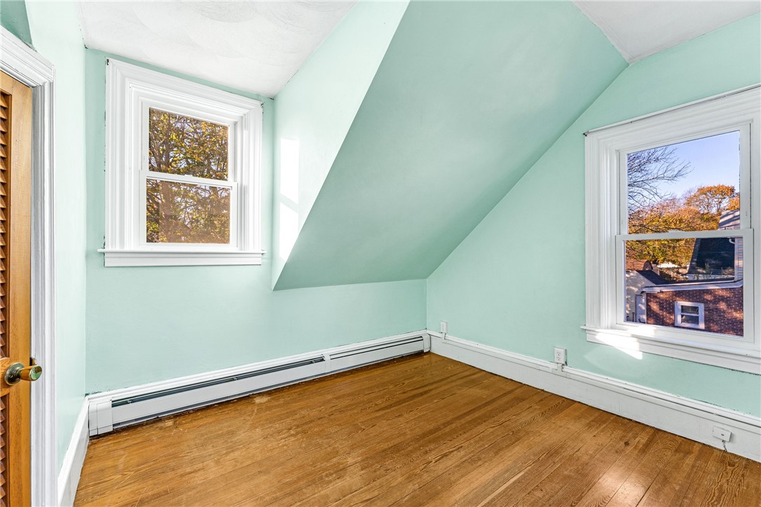 12 Lookout Avenue
