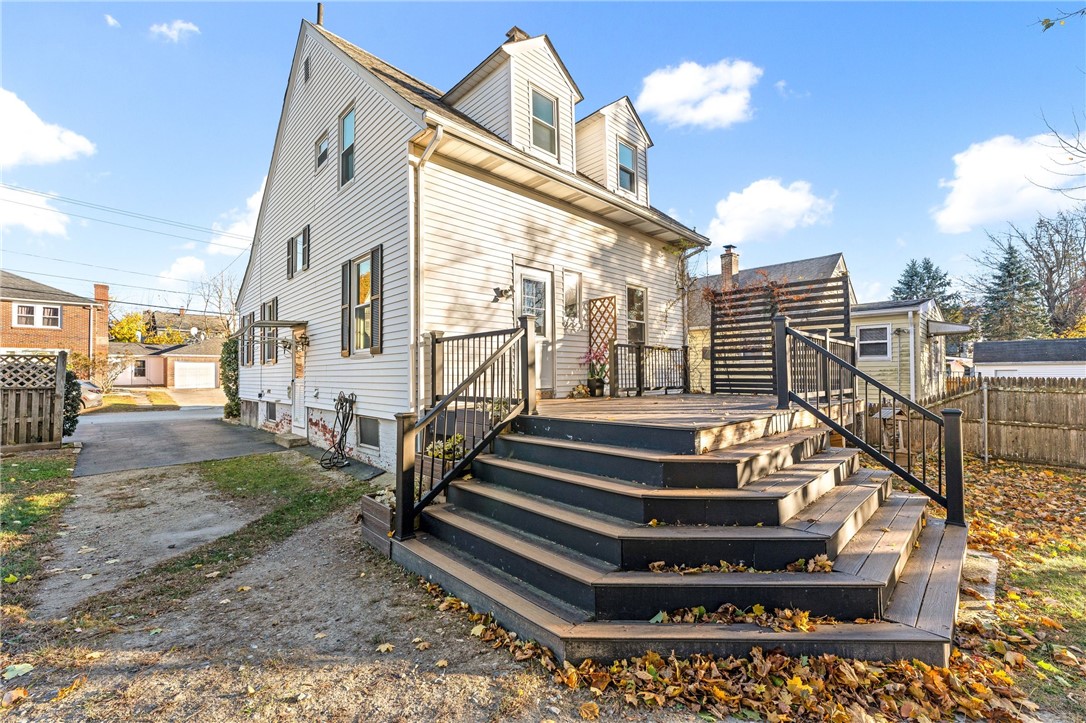 12 Lookout Avenue