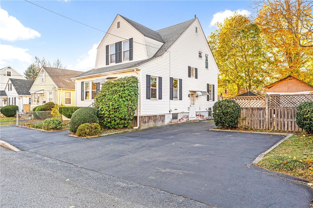 12 Lookout Avenue