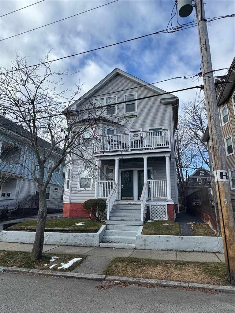 32 Tyndall Avenue