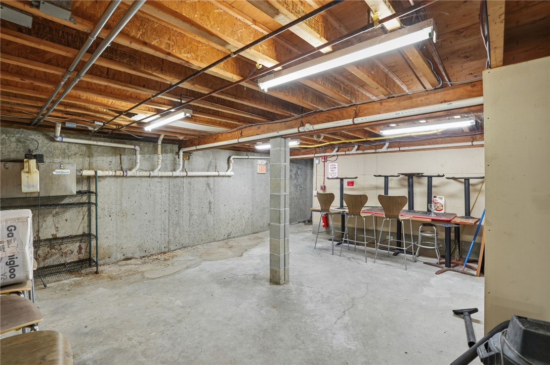 332 Farnum Pike