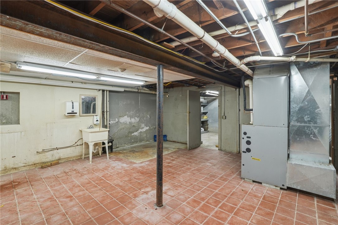 332 Farnum Pike