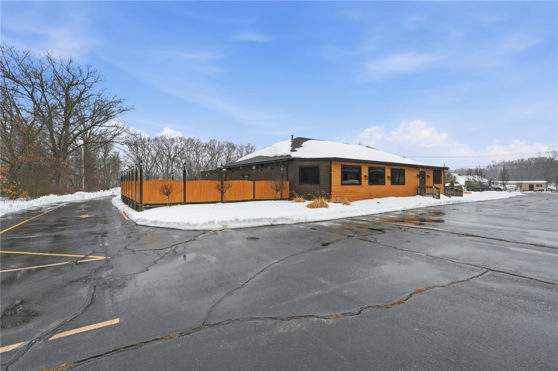 332 Farnum Pike