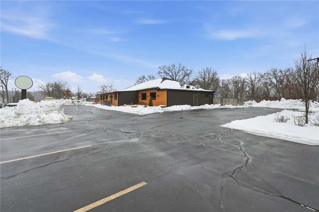 332 Farnum Pike