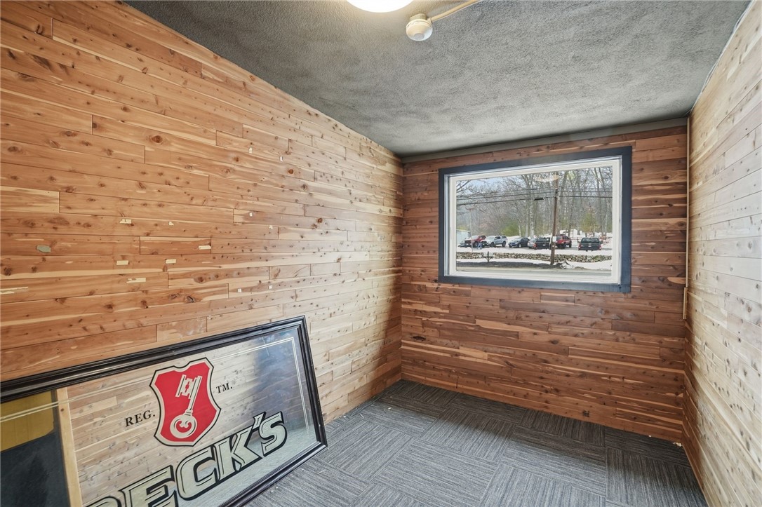 332 Farnum Pike