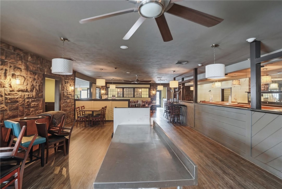 332 Farnum Pike