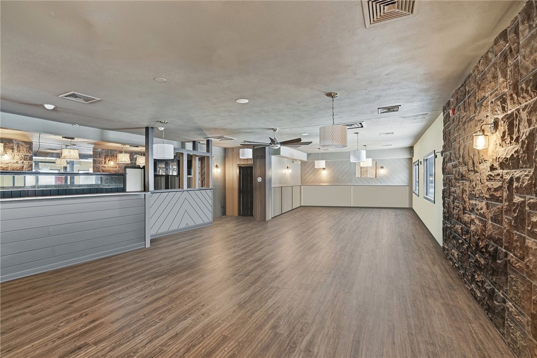 332 Farnum Pike