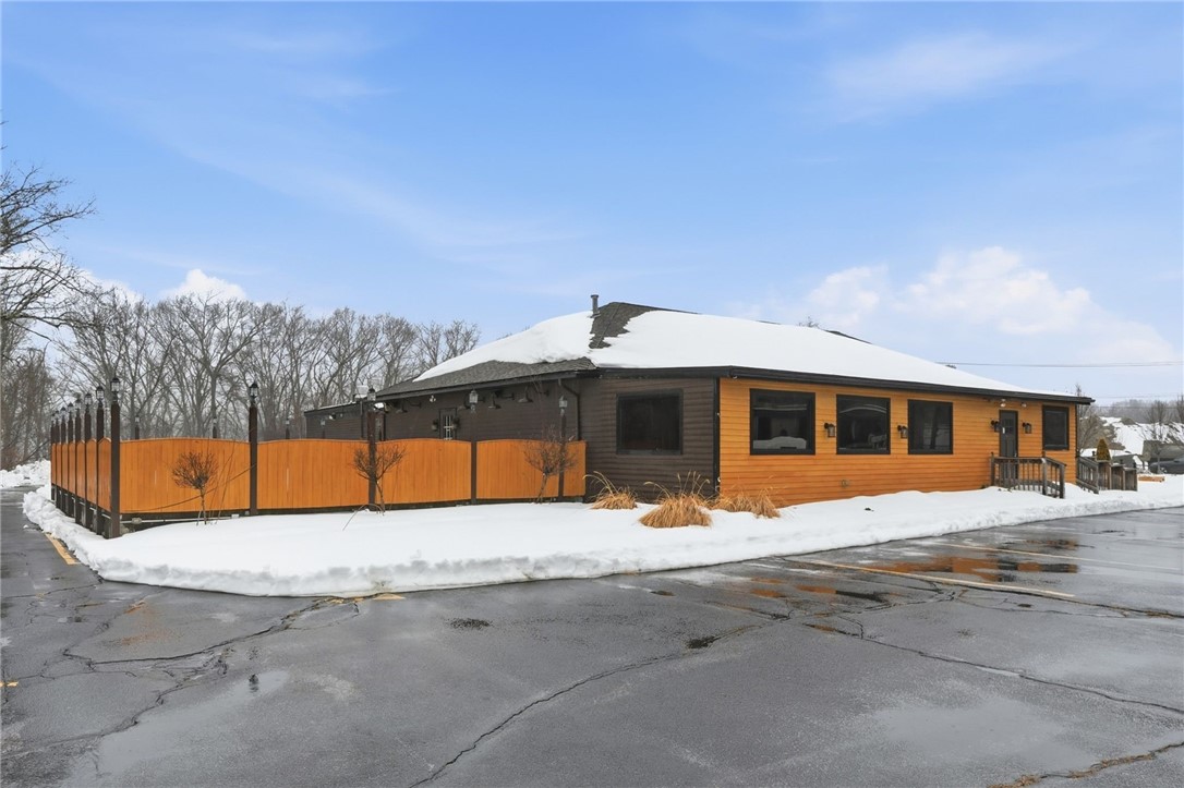 332 Farnum Pike