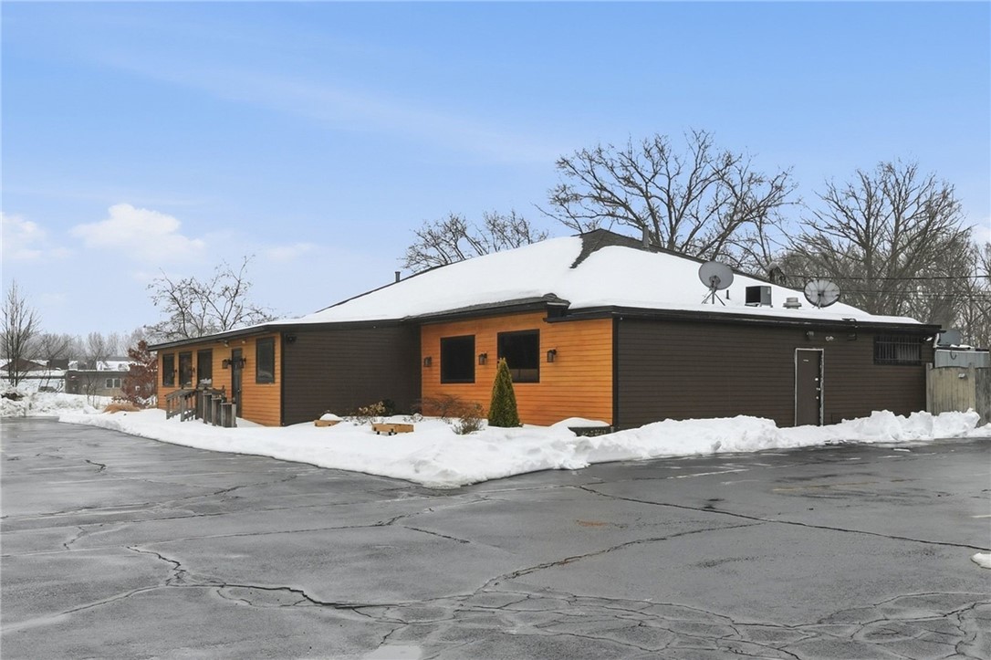 332 Farnum Pike
